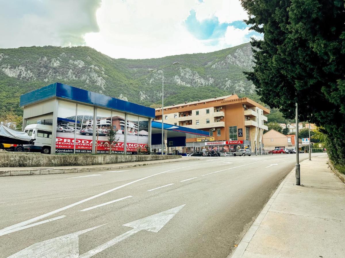 Sea View Apartment In Kotor ! Apartment Popica Kültér fotó