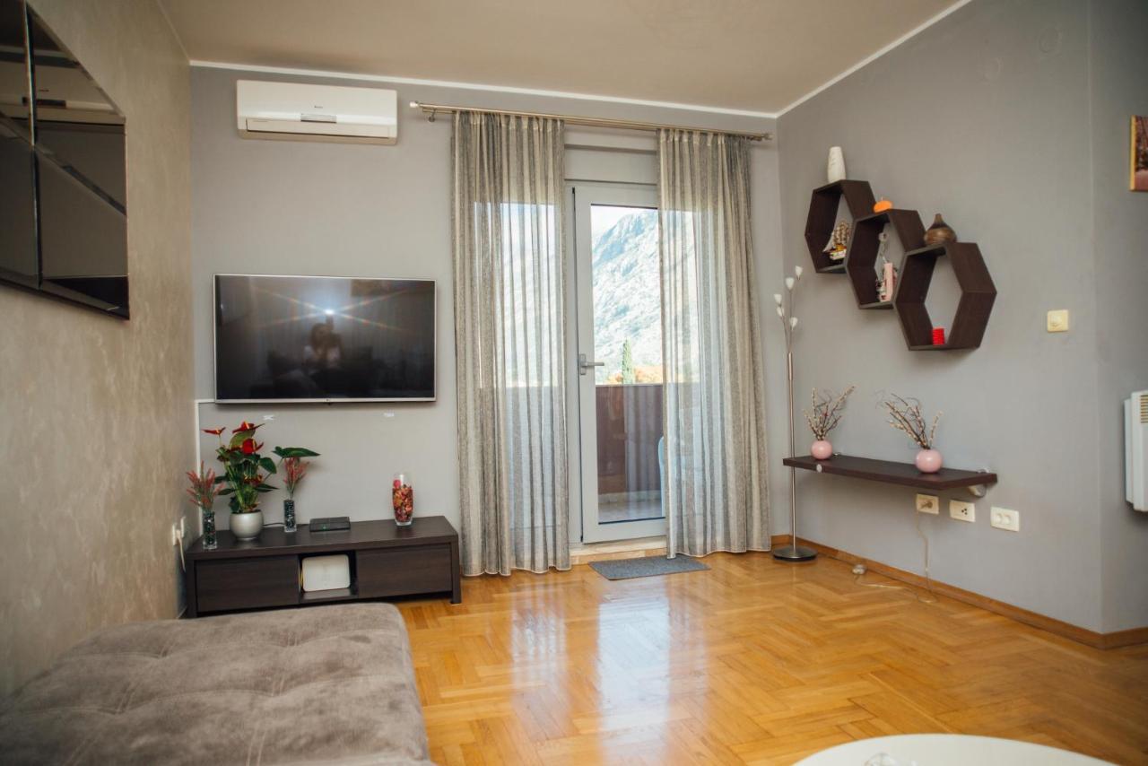 Sea View Apartment In Kotor ! Apartment Popica Kültér fotó