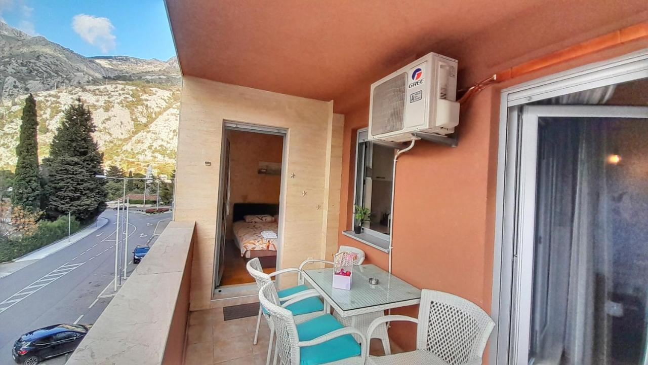 Sea View Apartment In Kotor ! Apartment Popica Kültér fotó