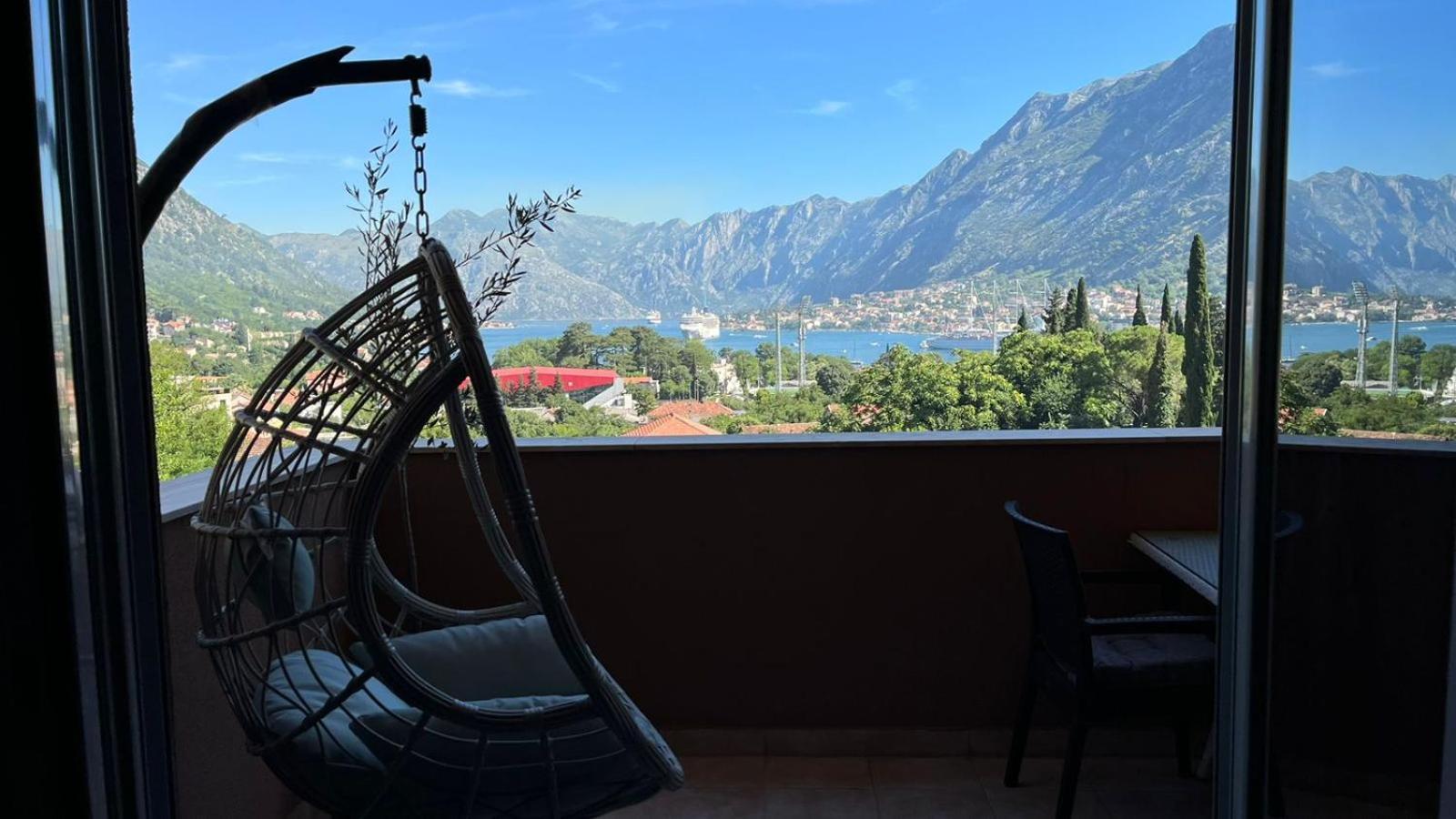 Sea View Apartment In Kotor ! Apartment Popica Kültér fotó